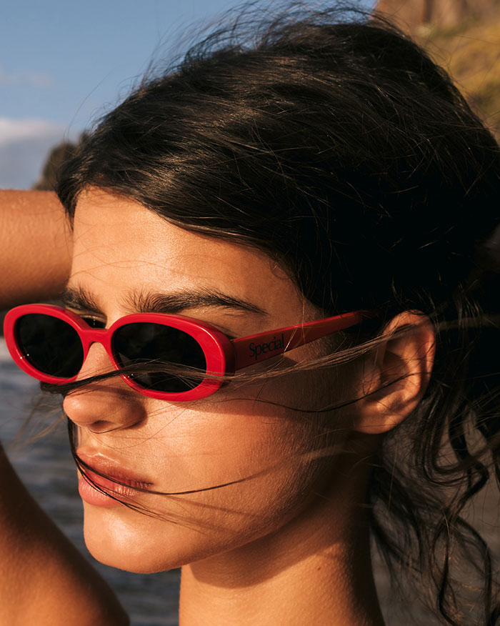英国品牌Christopher Kane和Le Specs联名太阳眼镜亮相图片